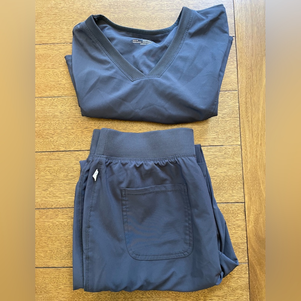 Cherokee Infinity Scrubs Set in charcoal gray, size medium